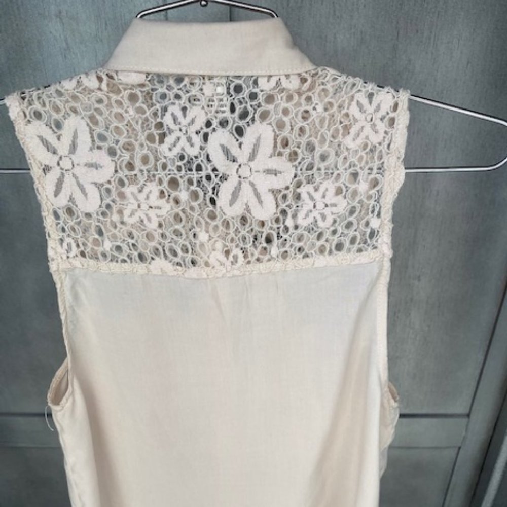Collared Tank Top - Picture 4 of 5